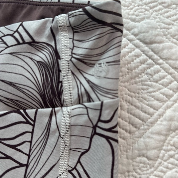 Maaji Black and Gray Patterned Jeggings - Picture 8 of 9